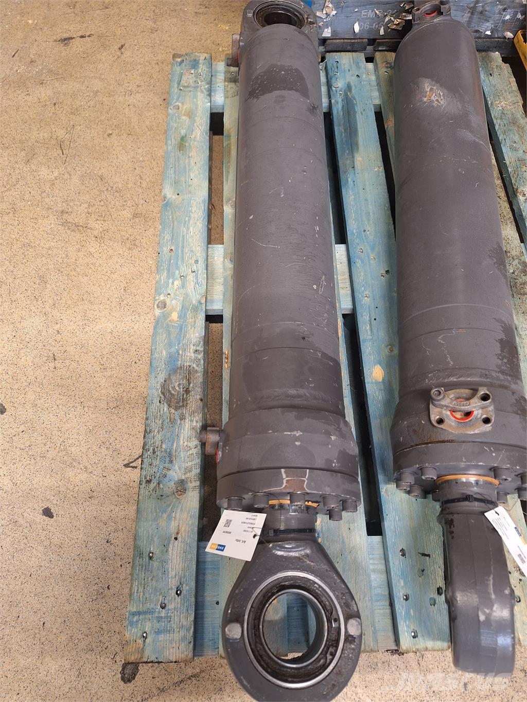 Volvo L180EHL HYDRAULCYLINDER مكونات أخرى