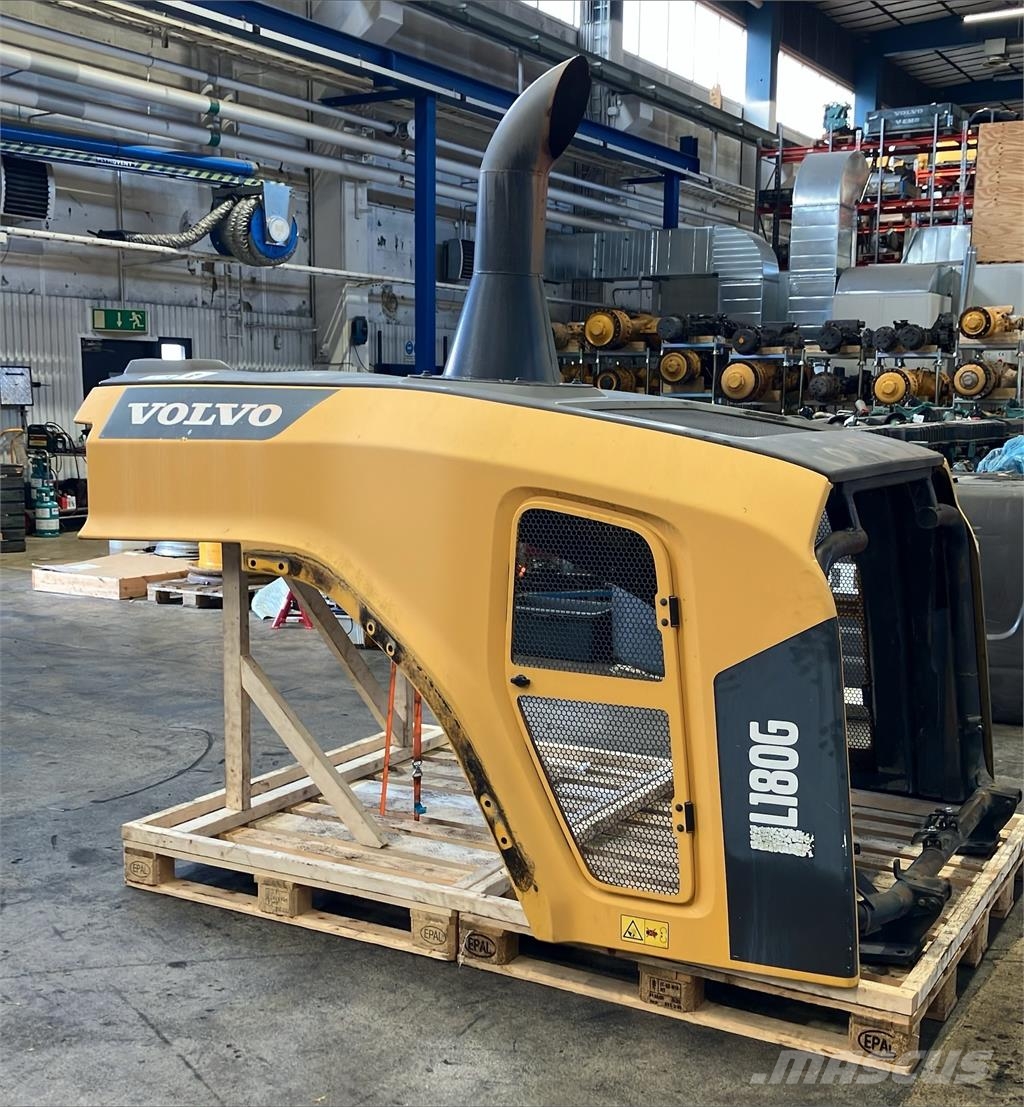 Volvo L180G KOMPLETT MOTORHUV L150G - L250G Chassis and suspension