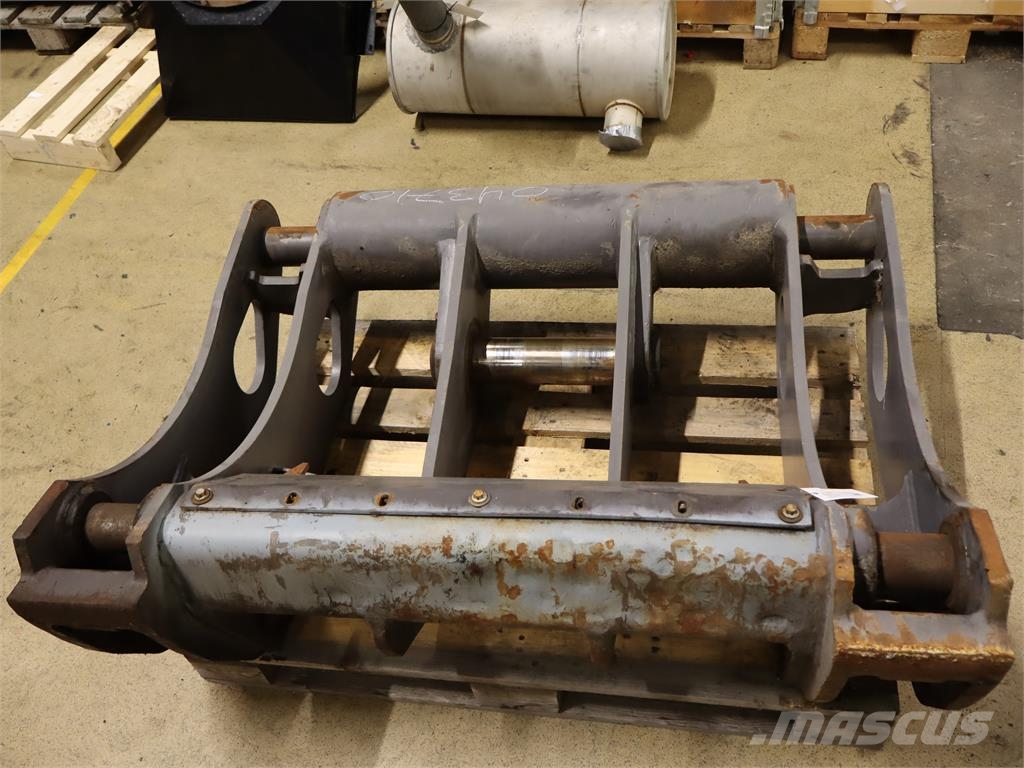 Volvo L180G REDSKAPSFÄSTE Ostale komponente