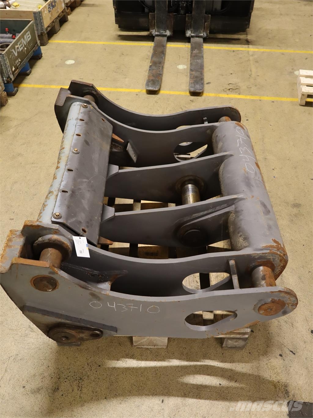 Volvo L180G REDSKAPSFÄSTE Ostale komponente