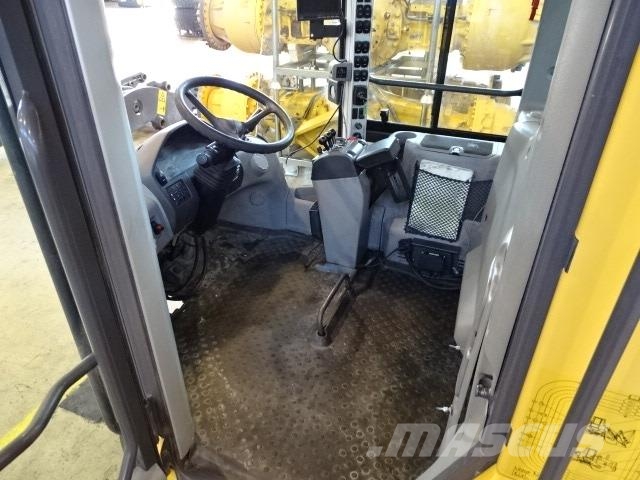 Volvo L220F Hytt (ej komplett) Chassi e suspensão