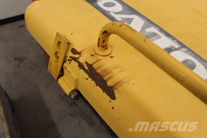 Volvo L50D Sidoluckor Шасі