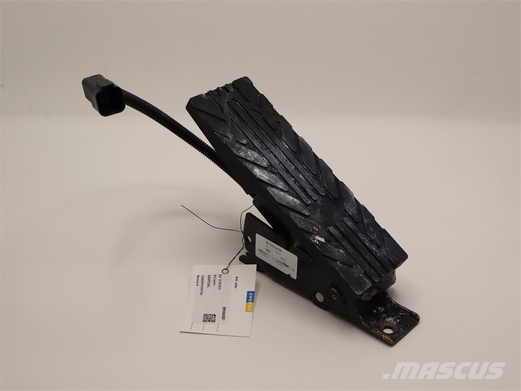 Volvo L50GS GASPEDAL Ohjaamo ja sisusta