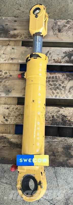 Volvo L90F HYDRAULIC CYLINDER Šasije I ovjese