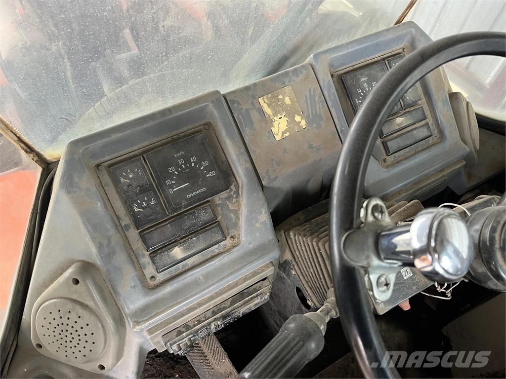 Daewoo MG 300-M Cargadoras sobre ruedas