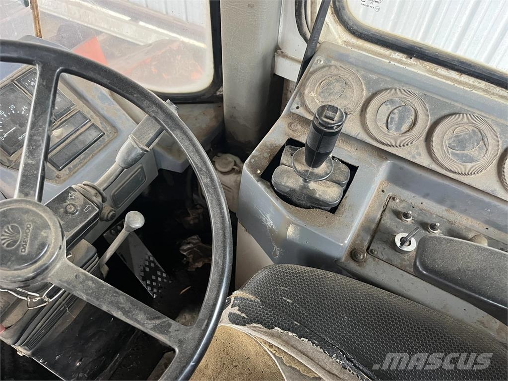 Daewoo MG 300-M Cargadoras sobre ruedas