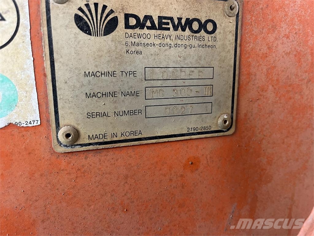Daewoo MG 300-M Cargadoras sobre ruedas
