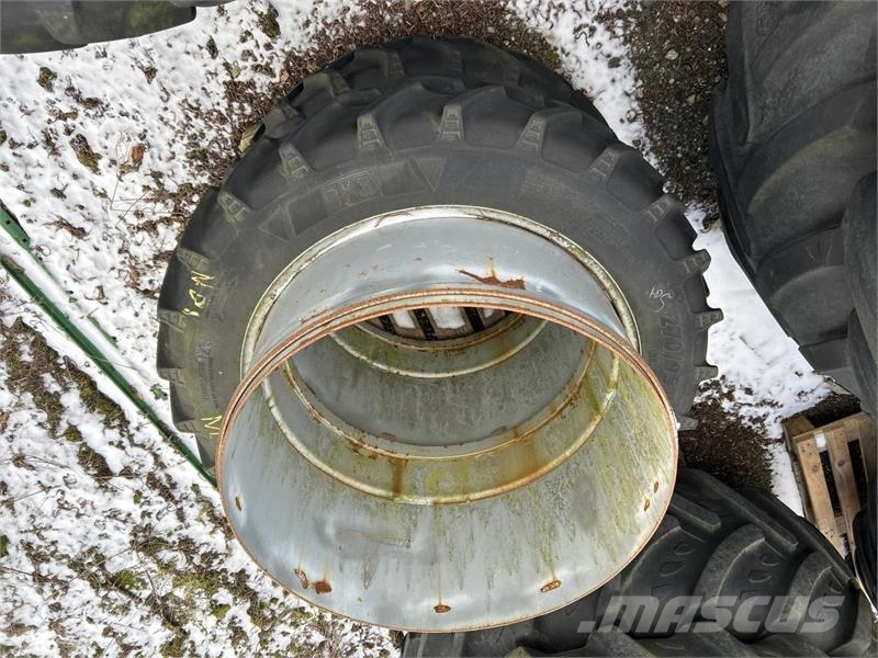 BKT 270/95R36 Ελαστικά και ζάντες