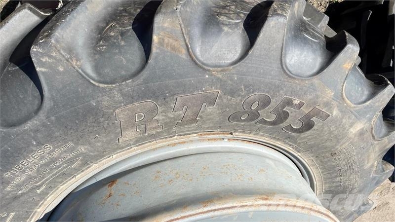 BKT 520/85R42 الإطارات والعجلات والحافات