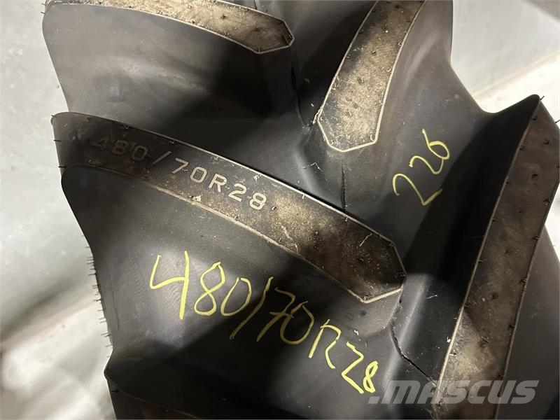 Bridgestone 480/70R28 Banden, wielen en velgen