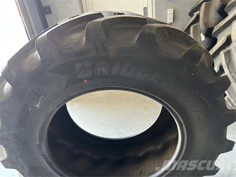 Bridgestone 540/65R30 Renkaat ja vanteet