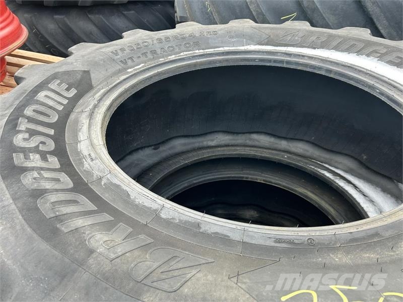 Bridgestone 650/65R34 타이어, 휠 및 림