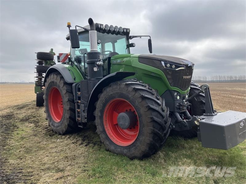 Fendt 1042 VARIO S4 Traktorji