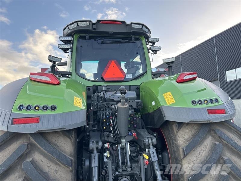 Fendt 1052 VARIO GEN4 Traktoren