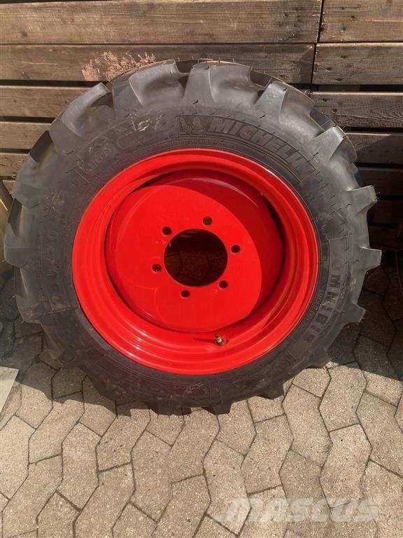 Fendt 200 VFPS Vario Nye komplette forhjul Reifen