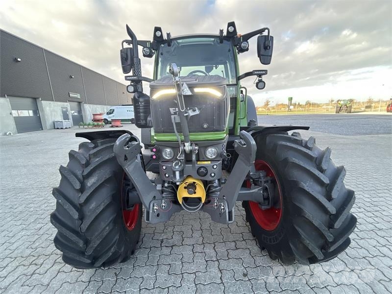 Fendt 211 VARIO GEN3 Traktoren