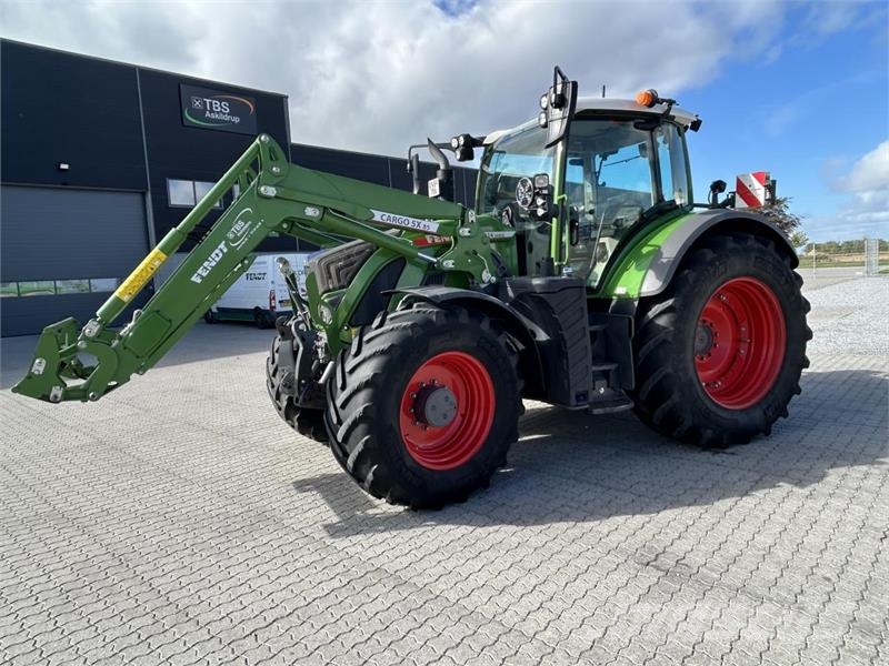 Fendt 724 VARIO GEN6 Trattori