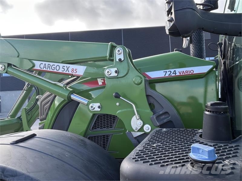 Fendt 724 VARIO GEN6 Trattori