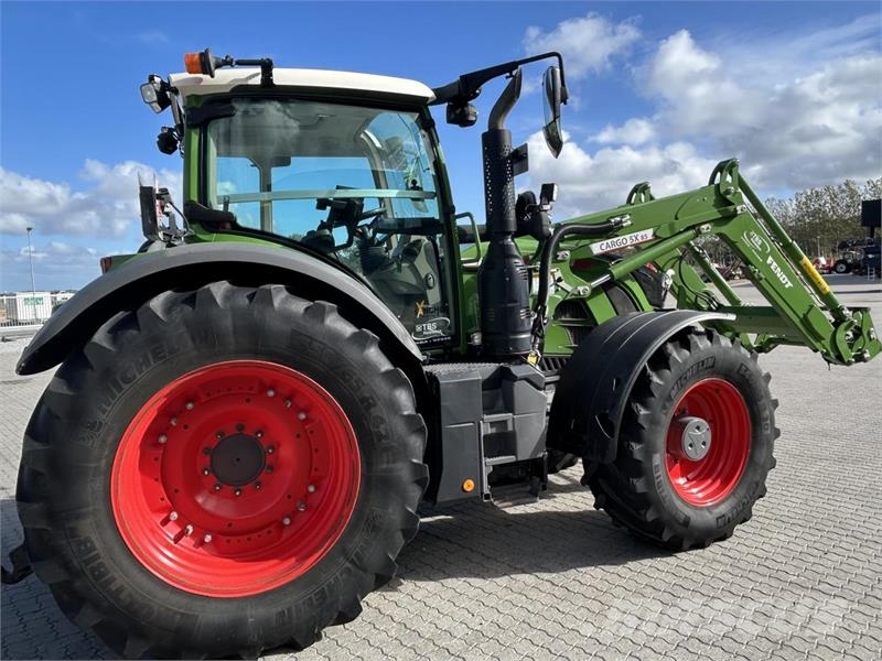 Fendt 724 VARIO GEN6 Trattori