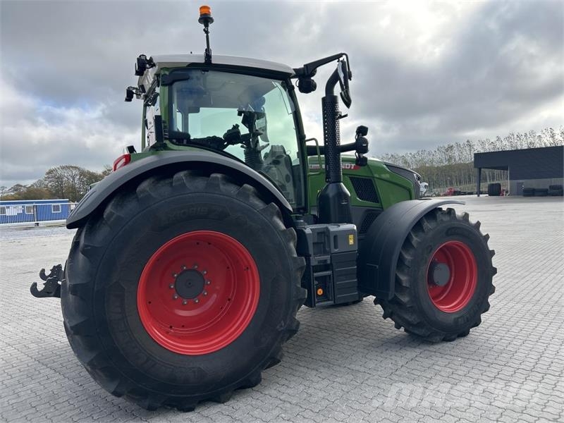Fendt 724 VARIO GEN7 Tractoren