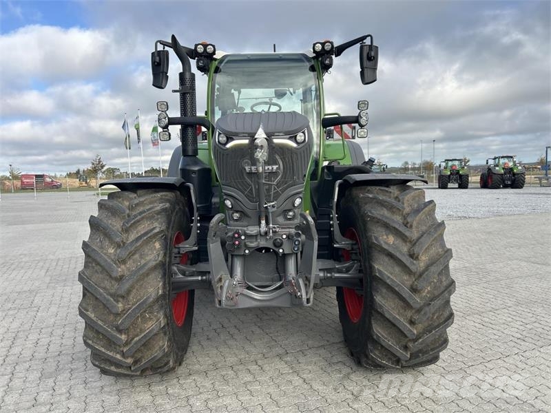 Fendt 724 VARIO GEN7 Tractoren