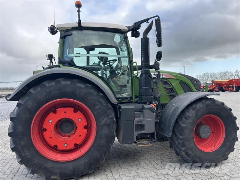 Fendt 724 VARIO S4 Traktoren