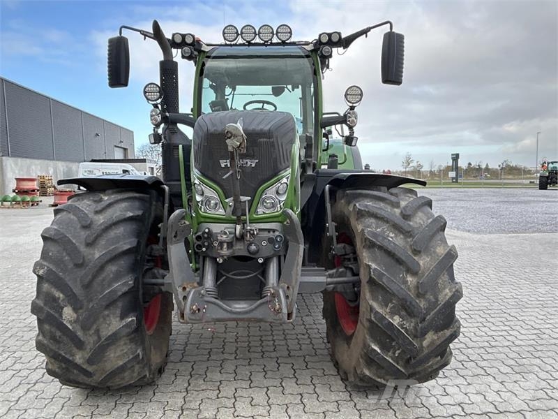 Fendt 724 VARIO S4 Traktoren