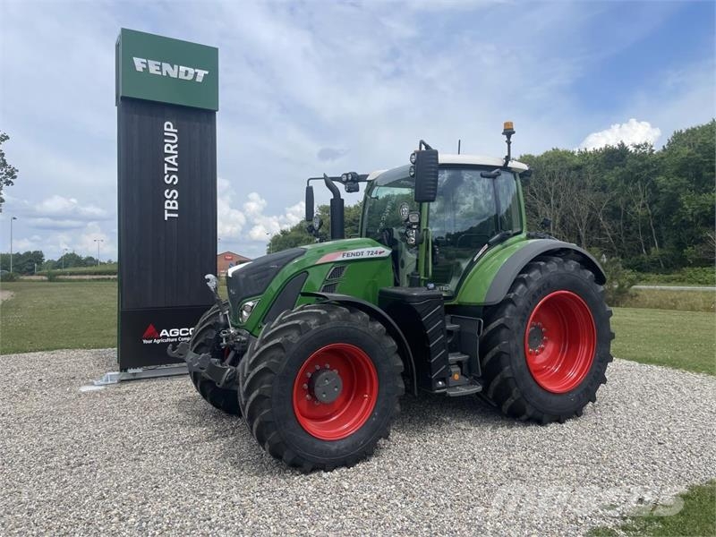 Fendt 724 VARIO S4 Tractoren