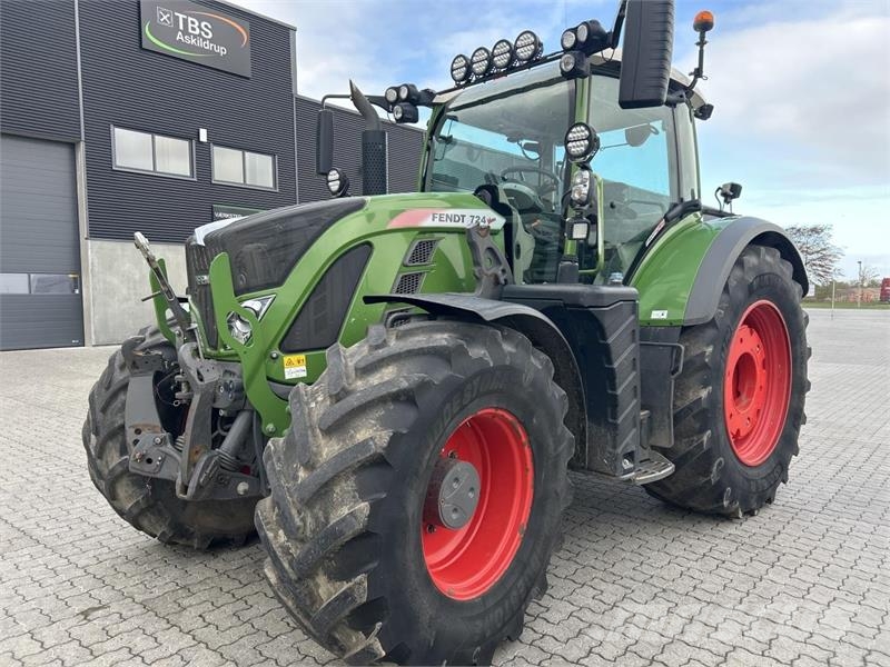 Fendt 724 VARIO S4 Traktoren