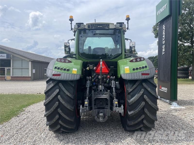 Fendt 724 VARIO S4 Трактори