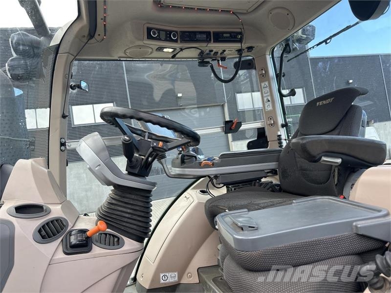Fendt 724 VARIO S4 Traktoren
