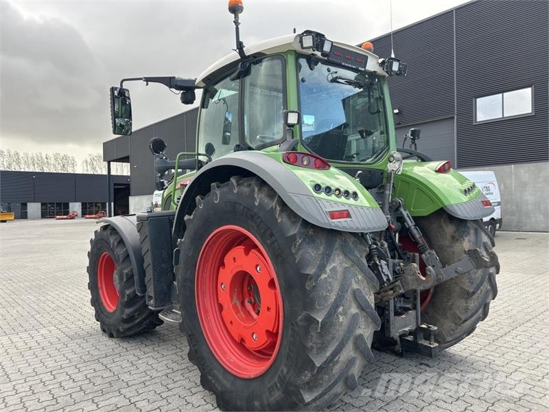 Fendt 724 VARIO S4 Traktoren