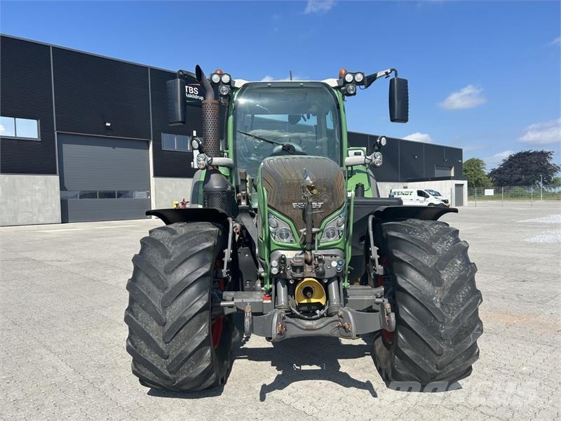 Fendt 724 VARIO SCR Трактори