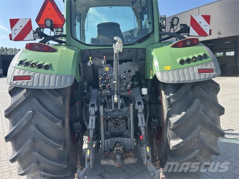 Fendt 724 VARIO SCR Трактори