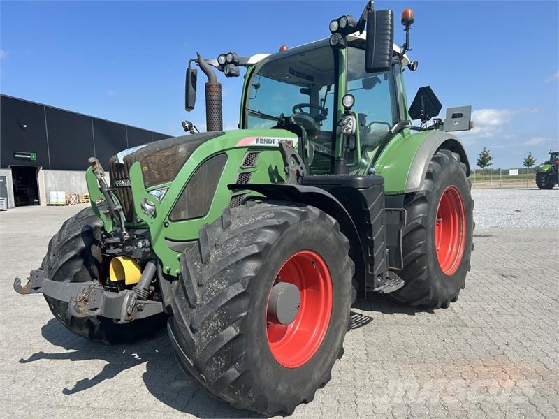 Fendt 724 VARIO SCR Трактори