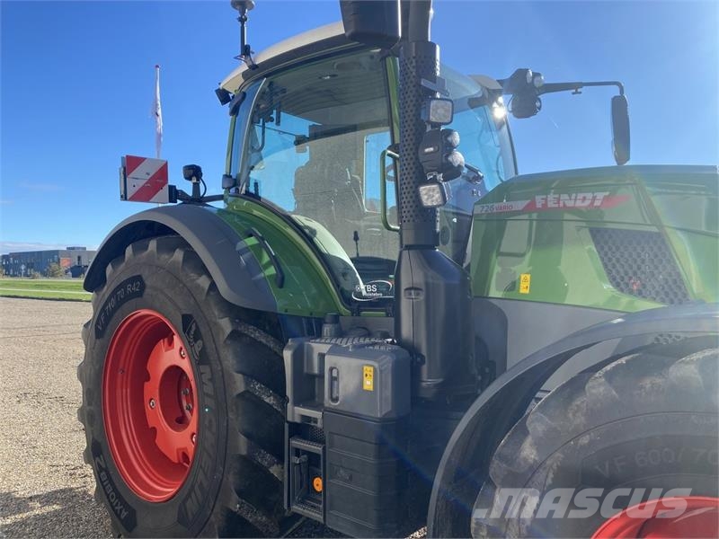 Fendt 726 VARIO GEN7 Tractores