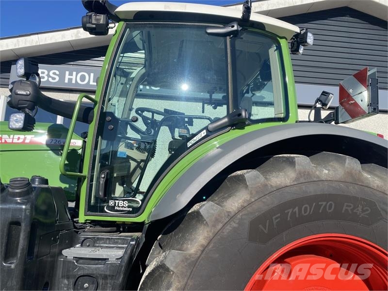 Fendt 726 VARIO GEN7 Tractores