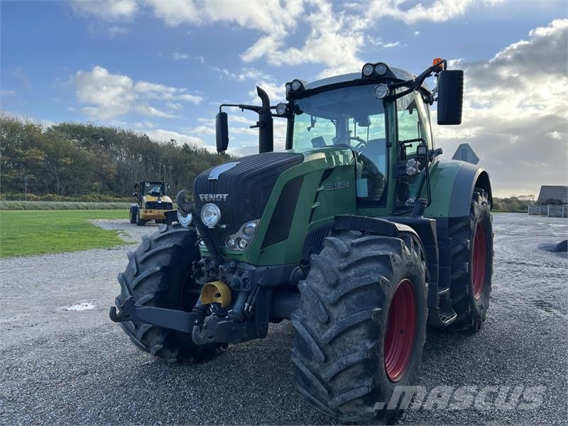Fendt 824 VARIO SCR Tracteur