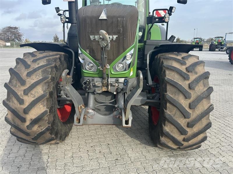Fendt 828 VARIO S4 Traktorok