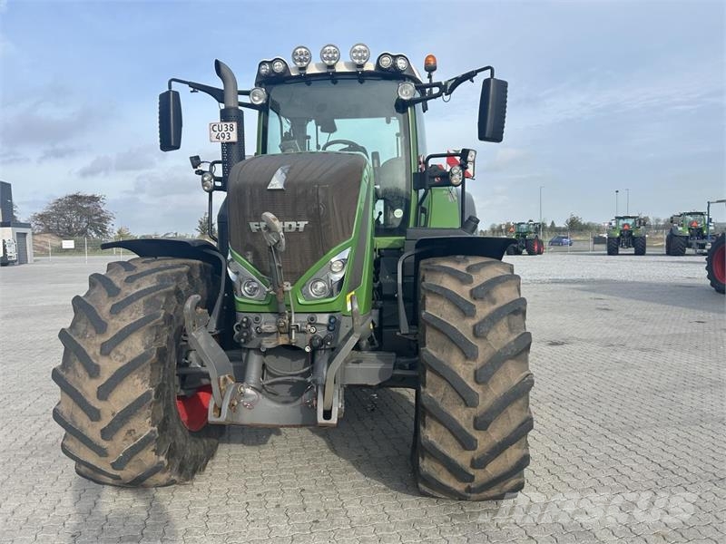 Fendt 828 VARIO S4 Traktorok