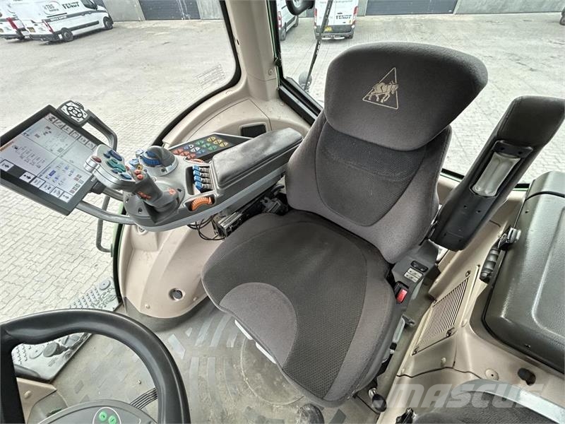 Fendt 828 VARIO SCR Traktoren