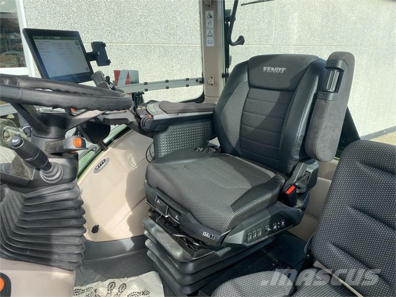 Fendt 832 VARIO GEN5 Traktori