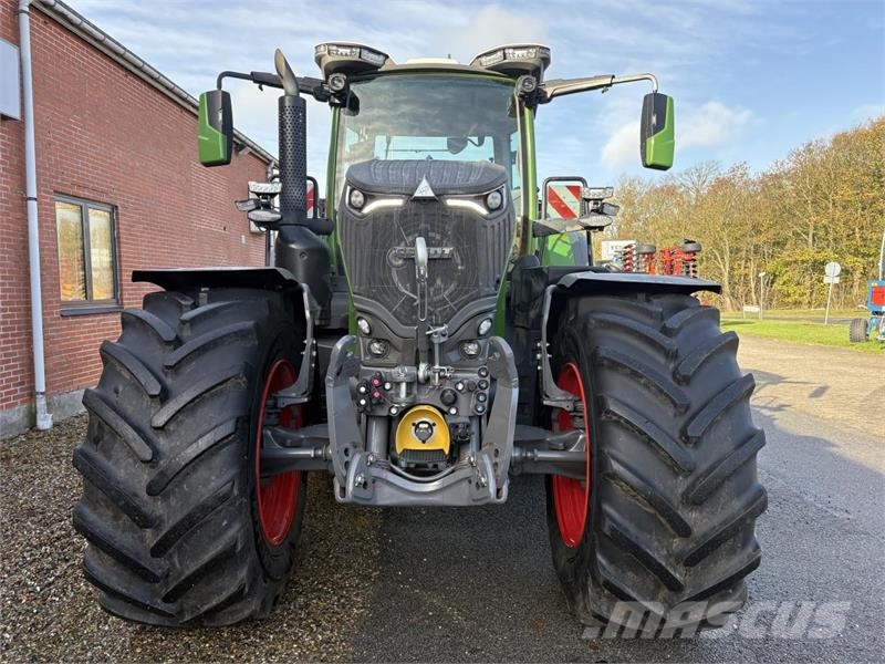 Fendt 832 VARIO GEN5 Tracteur
