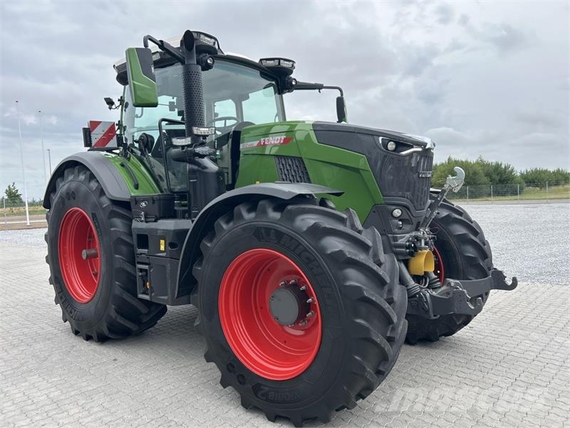 Fendt 832 VARIO GEN5 Traktorji