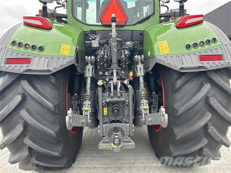 Fendt 832 VARIO GEN5 Traktorji
