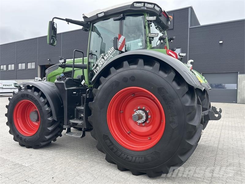 Fendt 832 VARIO GEN5 Traktorji