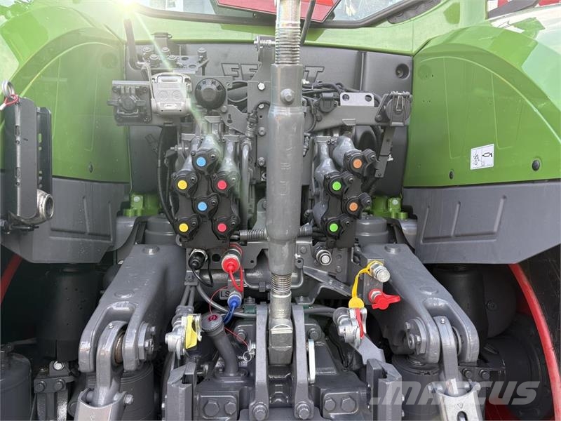 Fendt 832 VARIO GEN5 Tracteur