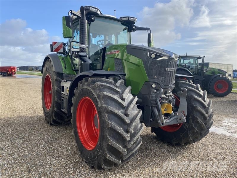Fendt 832 VARIO GEN5 Traktori