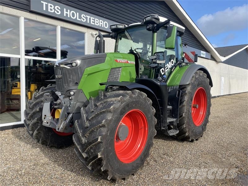 Fendt 832 VARIO GEN5 Traktori