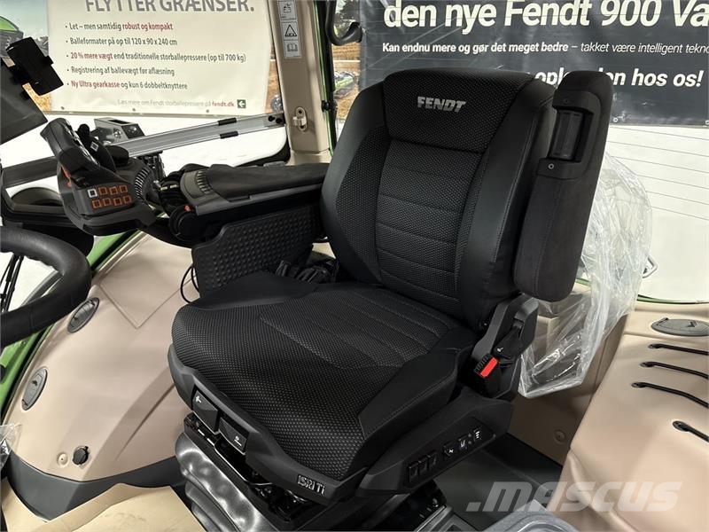 Fendt 933 VARIO GEN7 Traktorok